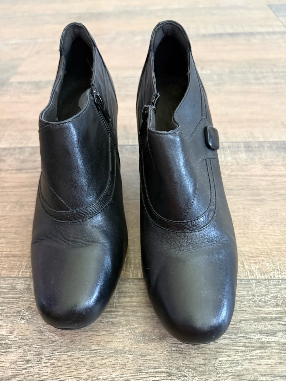 Clarks Black Leather Ankle Booties with Block Heel - Picture 2 of 5
